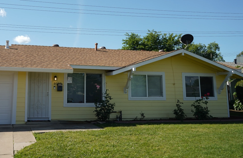 Vinyl siding installed on a single-story Citrus Heights home