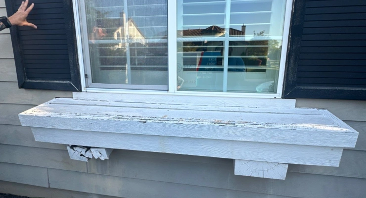 Cosmetic vs. Underlying Siding Damage: How to Tell the Difference